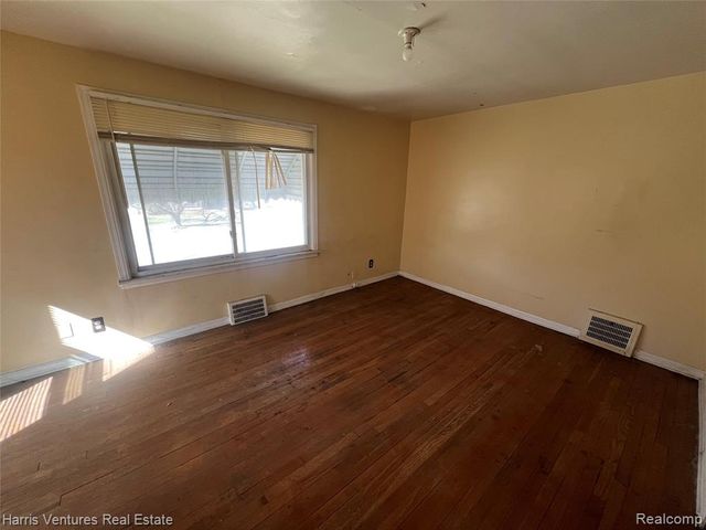 15732-34 Meyers Road, Detroit, MI 48227