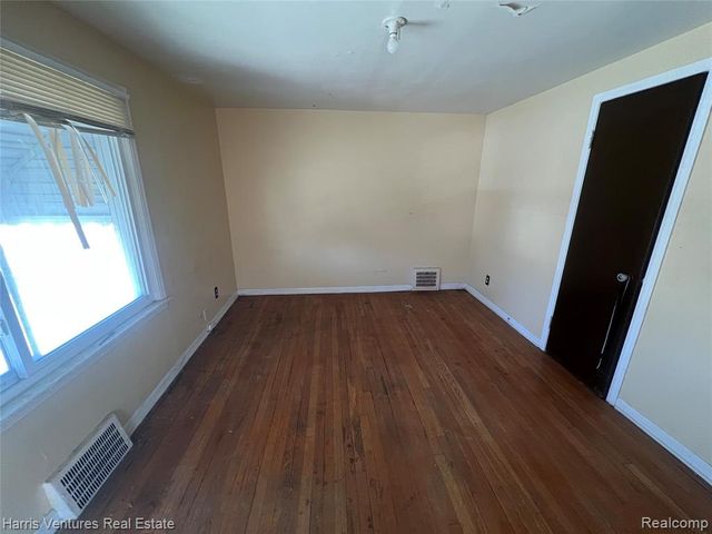 15732-34 Meyers Road, Detroit, MI 48227