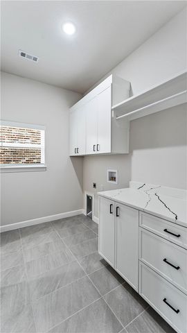 2524 N Crossover Road, Fayetteville, AR 72703