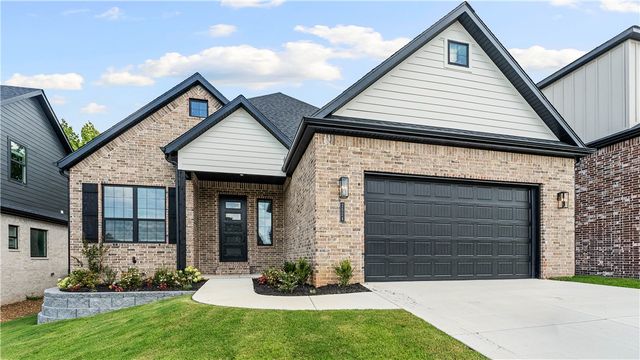 2524 N Crossover Road, Fayetteville, AR 72703