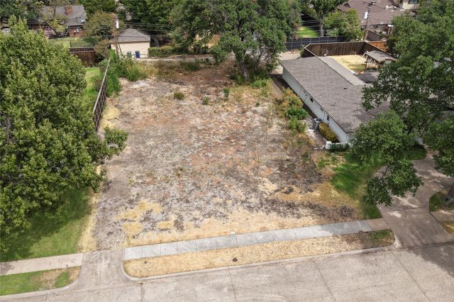 6115 Town Hill Lane, Dallas, TX 75214