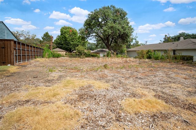 6115 Town Hill Lane, Dallas, TX 75214