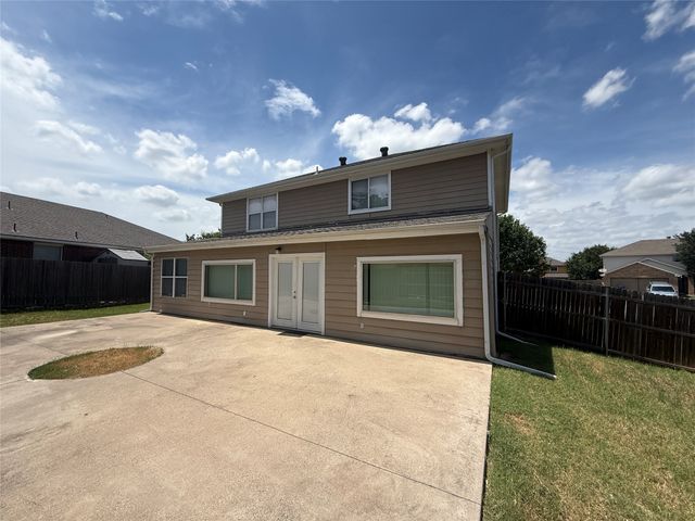 416 Heritage Drive, Crowley, TX 76036