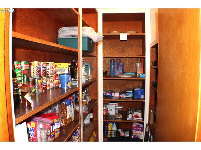 212 PARK St, Riddle, OR 97469