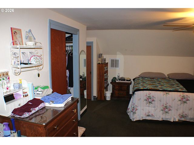 212 PARK St, Riddle, OR 97469