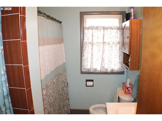 212 PARK St, Riddle, OR 97469