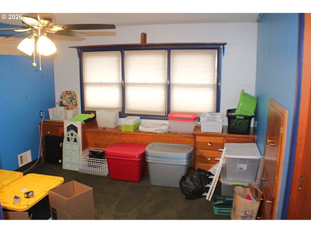 212 PARK St, Riddle, OR 97469