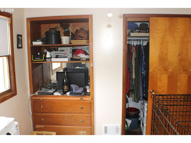 212 PARK St, Riddle, OR 97469