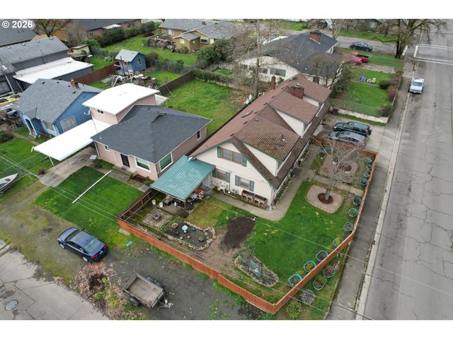 212 PARK St, Riddle, OR 97469