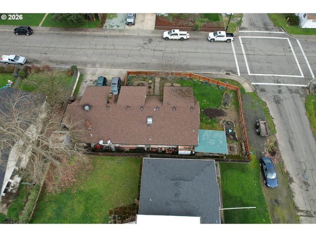 212 PARK St, Riddle, OR 97469
