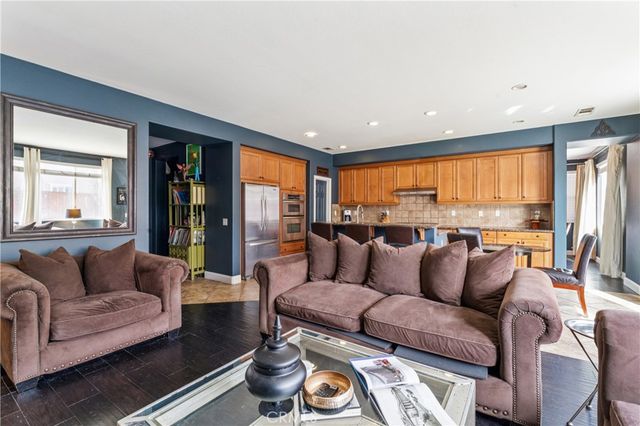 10889 Cameron Court, Corona, CA 92883