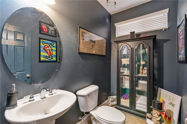 10889 Cameron Court, Corona, CA 92883