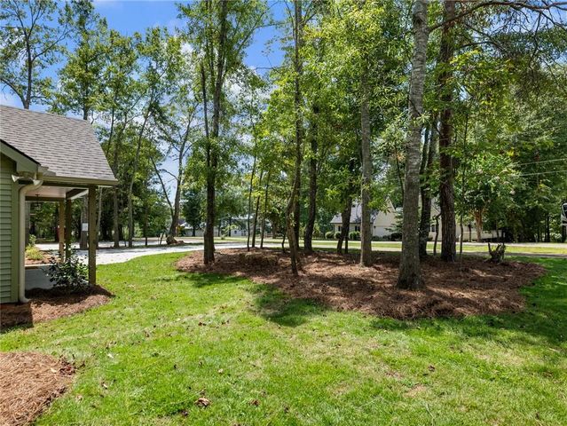 8091 Beachwood Drive, Murrayville, GA 30564