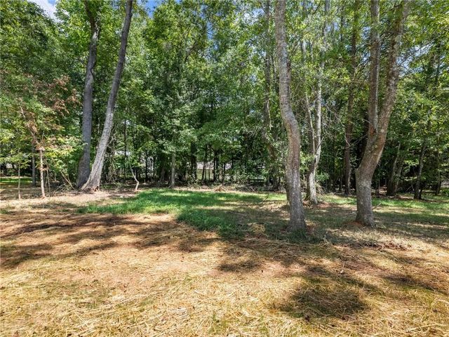 8091 Beachwood Drive, Murrayville, GA 30564