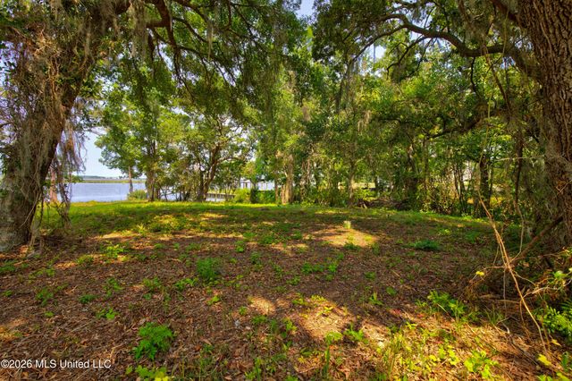 Causeway Drive, Biloxi, MS 39532
