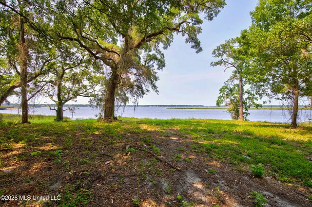 Causeway Drive, Biloxi, MS 39532