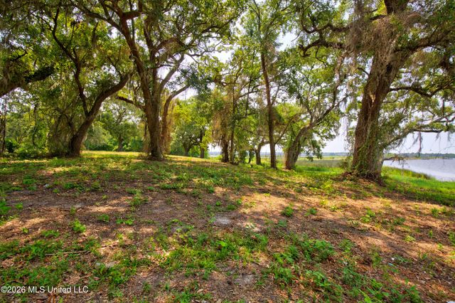 Causeway Drive, Biloxi, MS 39532