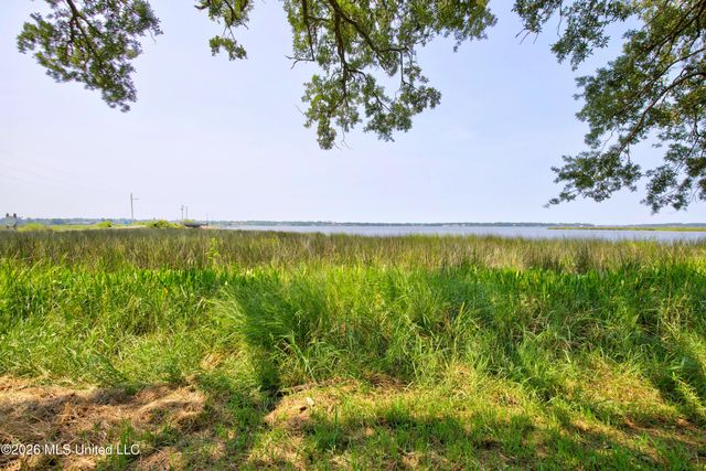 Causeway Drive, Biloxi, MS 39532