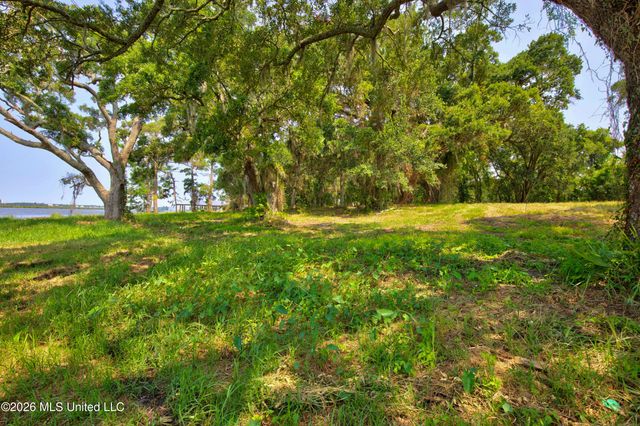 Causeway Drive, Biloxi, MS 39532