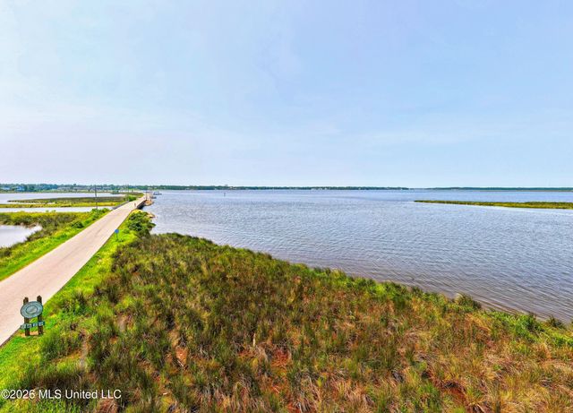 Causeway Drive, Biloxi, MS 39532