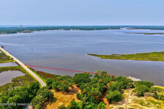 Causeway Drive, Biloxi, MS 39532