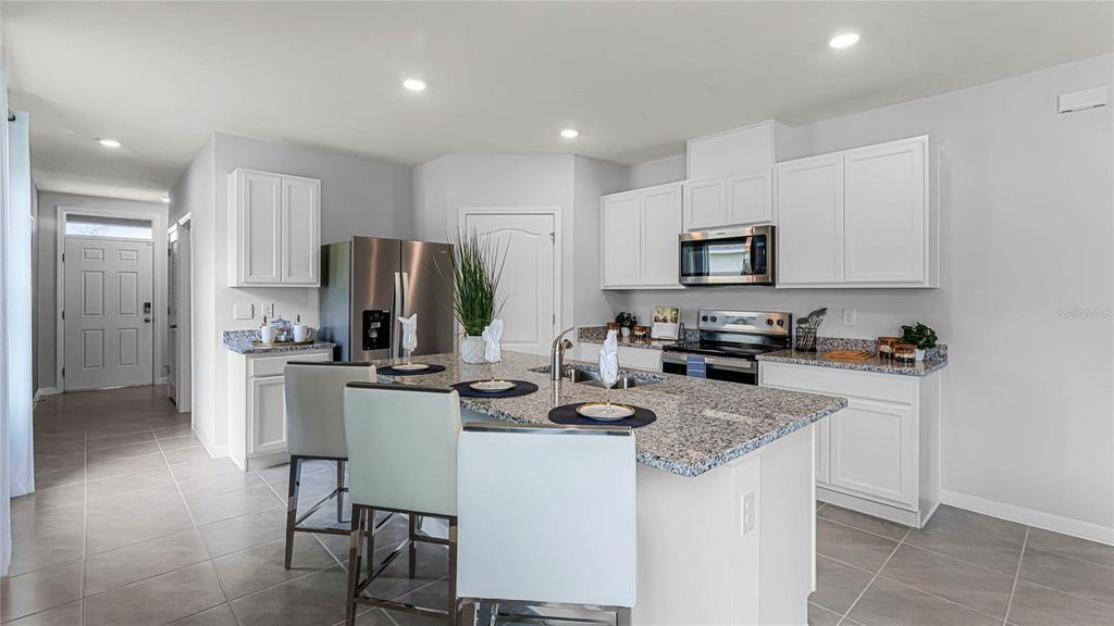 Image 2 of property listing at 7266 FLINT CREEK DRIVE, Land O Lakes, FL 34638