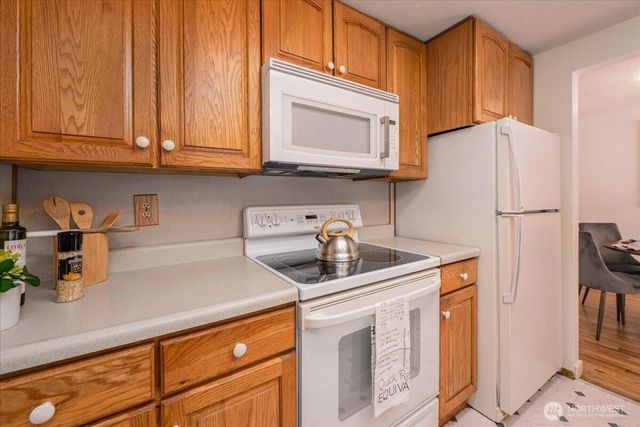 14828 Ashworth Avenue N, Seattle, WA 98117