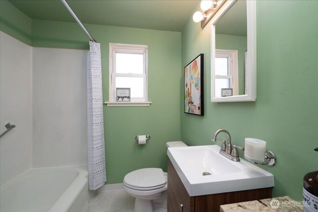 14828 Ashworth Avenue N, Seattle, WA 98117