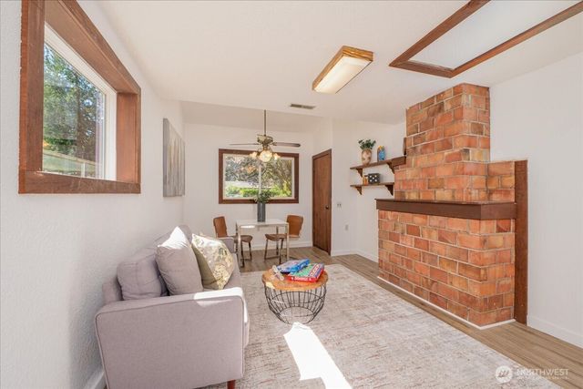 14828 Ashworth Avenue N, Seattle, WA 98117