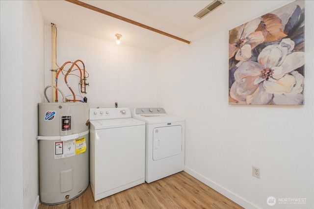 14828 Ashworth Avenue N, Seattle, WA 98117