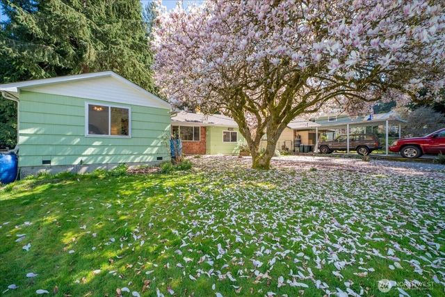 14828 Ashworth Avenue N, Seattle, WA 98117