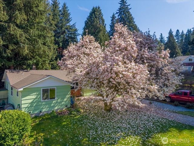14828 Ashworth Avenue N, Seattle, WA 98117