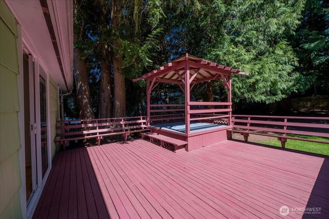 14828 Ashworth Avenue N, Seattle, WA 98117