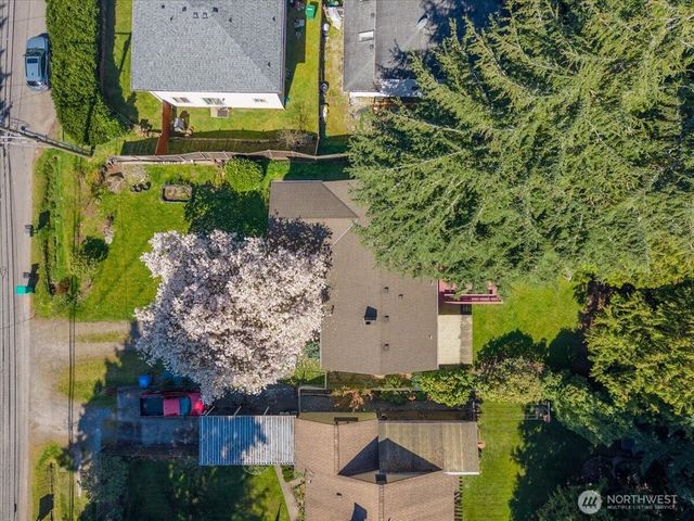 14828 Ashworth Avenue N, Seattle, WA 98117