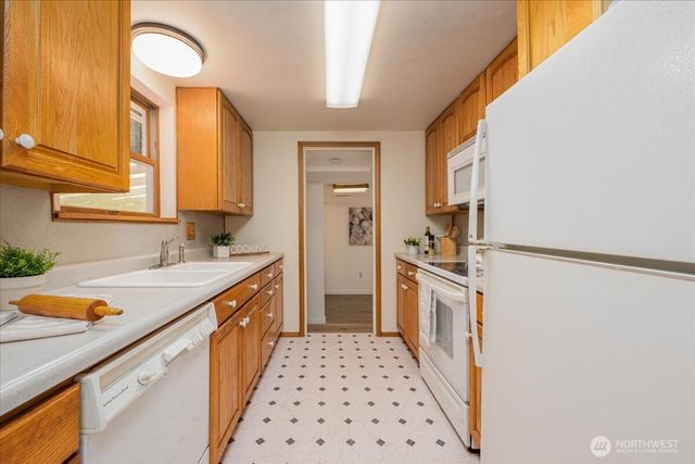 14828 Ashworth Avenue N, Seattle, WA 98117