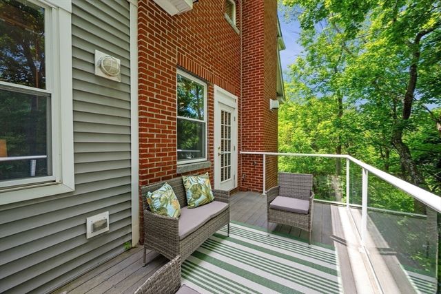 1732 Main Street 205, Concord, MA 01742