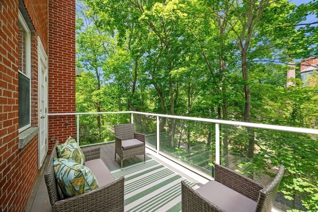 1732 Main Street 205, Concord, MA 01742