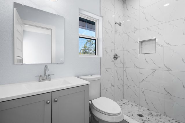 2204 Cedarwood Trail, Granbury, TX 76048