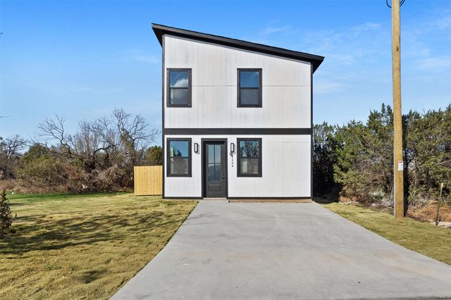 2204 Cedarwood Trail, Granbury, TX 76048