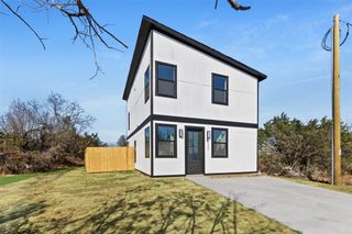 2204 Cedarwood Trail, Granbury, TX 76048