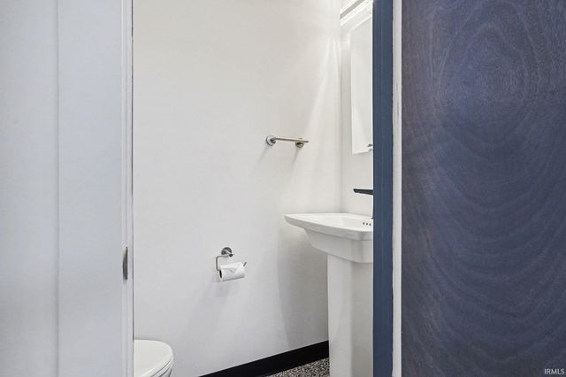 54135 County Road 5, Elkhart, IN 46514