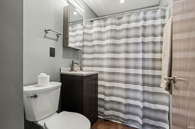 54135 County Road 5, Elkhart, IN 46514