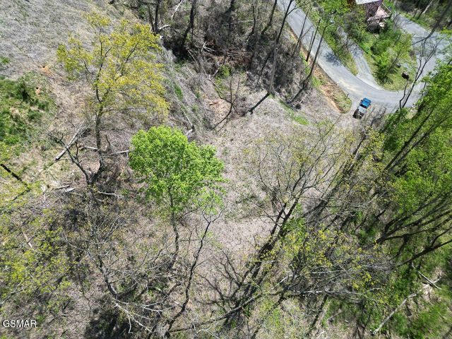 837 Clabo Loop, Gatlinburg, TN 37738