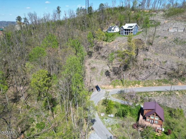 837 Clabo Loop, Gatlinburg, TN 37738