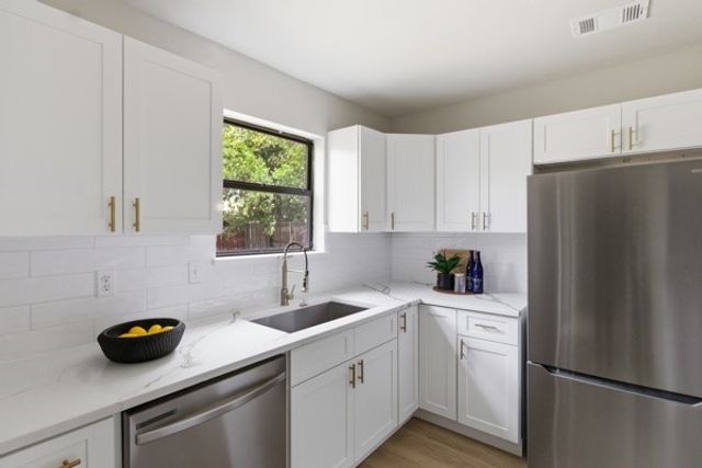 606 Lemons Street, Cedar Hill, TX 75104