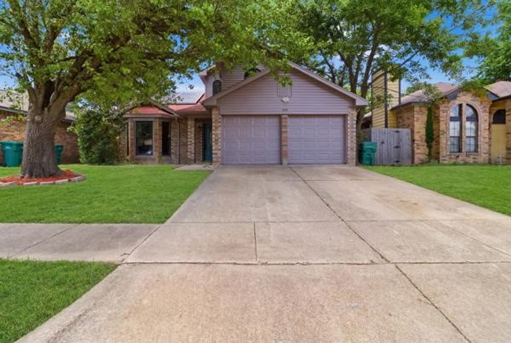 606 Lemons Street, Cedar Hill, TX 75104