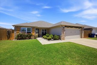 1725 W Antler Way, Mustang, OK 73064