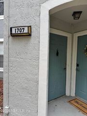 1717 COUNTY ROAD 220 1707, Fleming Island, FL 32003