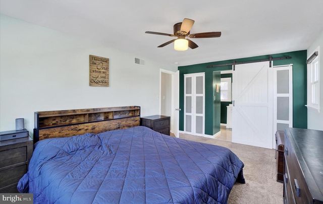 3280 LYNWOOD LN, York, PA 17402