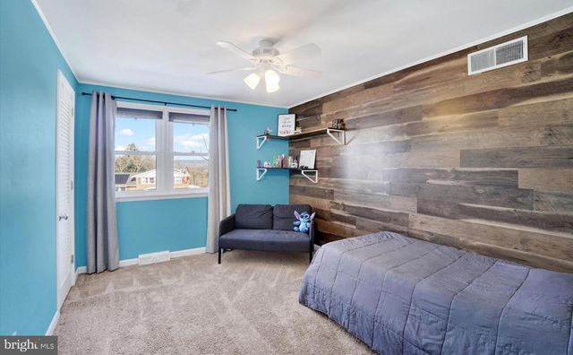 3280 LYNWOOD LN, York, PA 17402